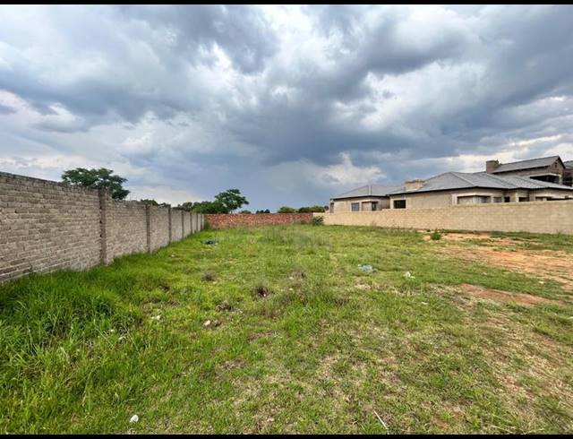 LAND FOR SALE IN SELCOURT